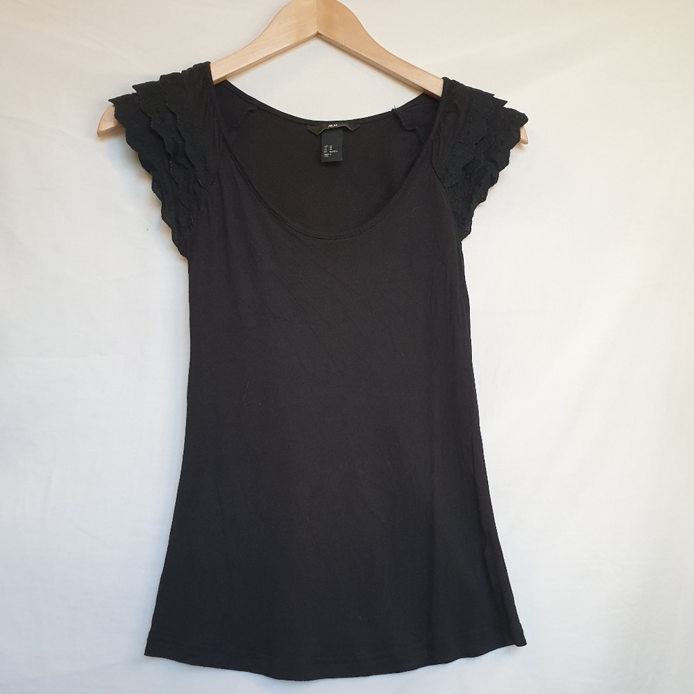 H&M t-shirt with flutter sleeves